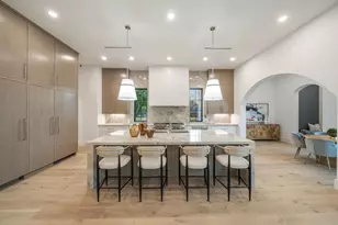 2538 Addison Rd, Houston, TX 77030 - Photo 10