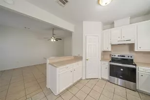 5502 Finch St, Houston, TX 77028 - Photo 10