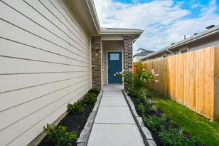 2818 Bethnal Gdn Wy, Houston, TX 77047 - Photo 2