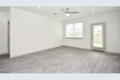 2818 Bethnal Garden Way, Houston, TX 77047 - Photo 8