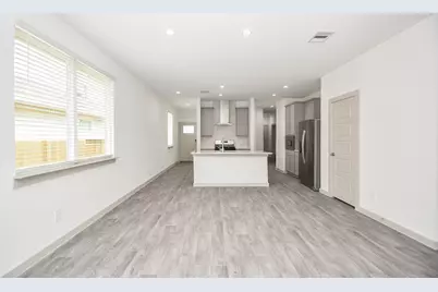 2818 Bethnal Garden Way, Houston, TX 77047 - Photo 10