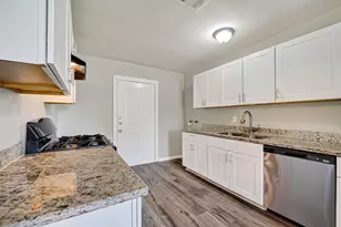 4909 Holloway Dr, Houston, TX 77048 - Photo 12
