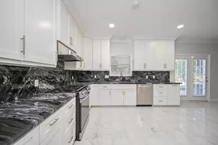 19207 Poplar Trails Ln, Tomball, TX 77375 - Photo 2