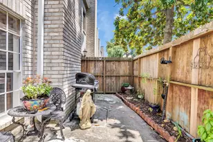 17645 Red Oak Dr, Houston, TX 77090 - Photo 22