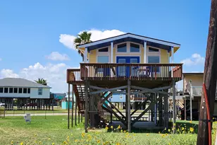 819 Seashell Dr, Surfside Beach, TX 77541 - Photo 4