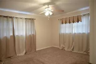 2117 Pecan St, Dickinson, TX 77539 - Photo 10