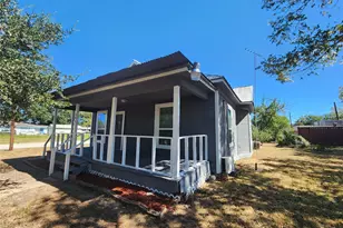 506 9th St, Hempstead, TX 77445 - Photo 2