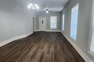 506 9th St, Hempstead, TX 77445 - Photo 8