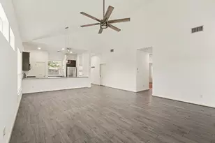 3413 Omega St, Houston, TX 77022 - Photo 14