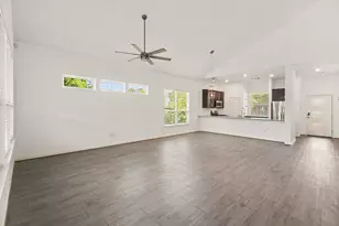 3413 Omega St, Houston, TX 77022 - Photo 4