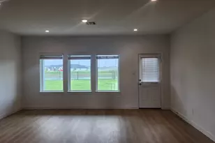 1503 Native Reef Wy, Iowa Colony, TX 77583 - Photo 4