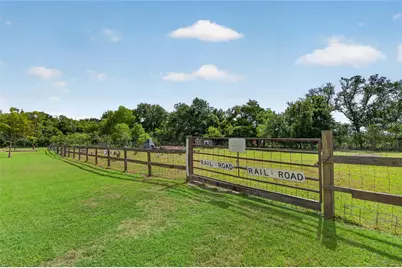 4933 1/2 Powers Ln, Alvin, TX 77511 - Photo 28