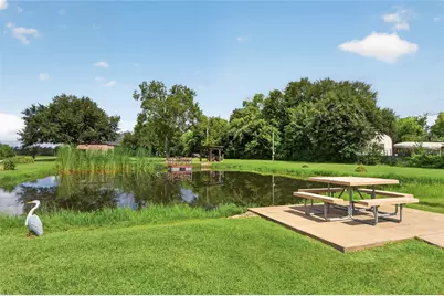 4933 1/2 Powers Ln, Alvin, TX 77511 - Photo 22