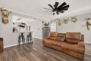 4933 1/2 Powers Ln, Alvin, TX 77511 - Photo 6