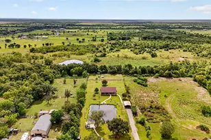 4933 1/2 Powers Ln, Alvin, TX 77511 - Photo 38