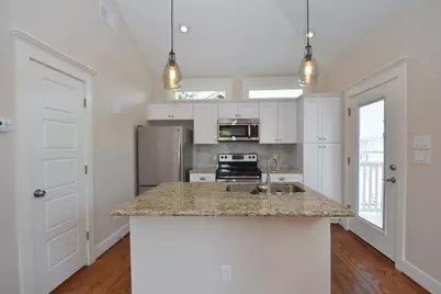 119 E 26th #A, Houston, TX 77008 - Photo 10