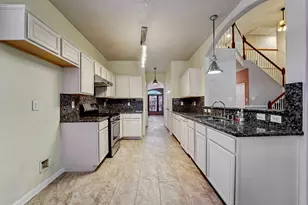3818 Ridge Canyon Rd, Baytown, TX 77521 - Photo 4