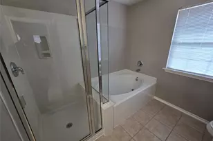 94 N Burberry Park Circle N, The Woodlands, TX 77382 - Photo 18