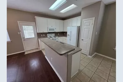 94 N Burberry Park Circle N, The Woodlands, TX 77382 - Photo 4