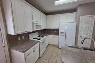 94 N Burberry Park Circle N, The Woodlands, TX 77382 - Photo 8