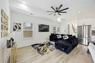 964 Lucky St, Houston, TX 77088 - Photo 6