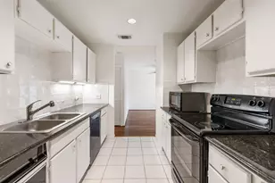 2829 Timmons Ln, Houston, TX 77027 - Photo 6