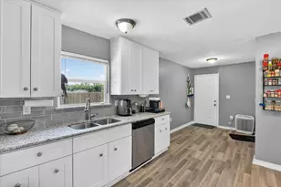 8023 Fountain St, Houston, TX 77051 - Photo 12