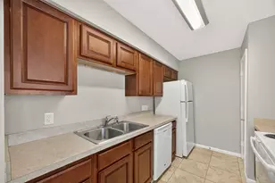 10555 Turtlewood Ct, Houston, TX 77072 - Photo 12