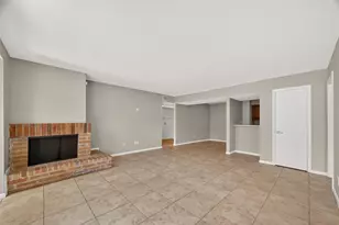 10555 Turtlewood Ct, Houston, TX 77072 - Photo 4