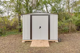 1011 S Sycamore St, Palestine, TX 75801 - Photo 40