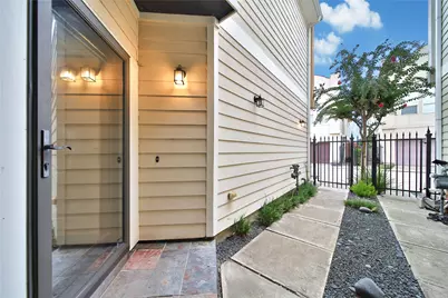 108 Riley Lane, Houston, TX 77003 - Photo 2