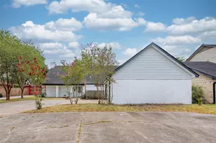 6215 Portal Dr, Houston, TX 77096 - Photo 1