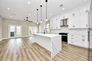 125 E 38th St, Houston, TX 77018 - Photo 10