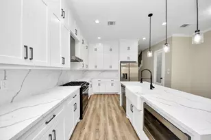 125 E 38th St, Houston, TX 77018 - Photo 14