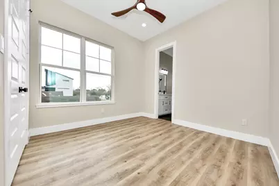 125 E 38th Street, Houston, TX 77018 - Photo 32