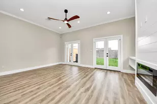 125 E 38th St, Houston, TX 77018 - Photo 22