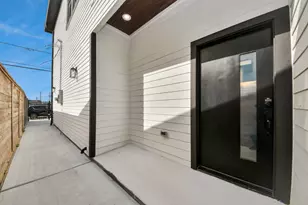 125 E 38th St, Houston, TX 77018 - Photo 6
