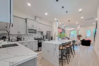 2909 Nagle Street, Houston, TX 77004 - Photo 2