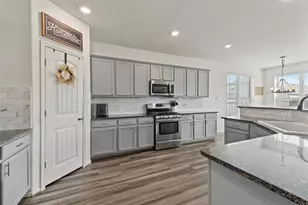 615 Laurel Trail Ln, La Marque, TX 77568 - Photo 8