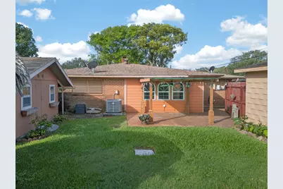 22 Willow Lane, Galveston, TX 77551 - Photo 2