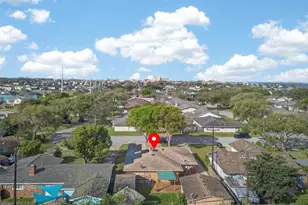 22 Willow Ln, Galveston, TX 77551 - Photo 4