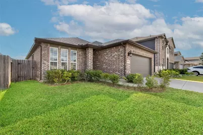 7819 Wyndham Harbor Court, Richmond, TX 77407 - Photo 2