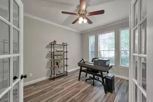 34 W Prairie Dawn Cir, The Woodlands, TX 77385 - Photo 10
