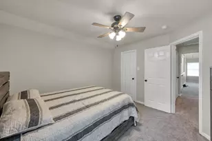 34 W Prairie Dawn Cir, The Woodlands, TX 77385 - Photo 34