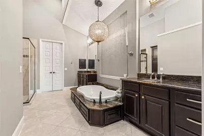 13702 Banks View Court, Houston, TX 77059 - Photo 26