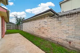 13431 Clarewood Dr, Houston, TX 77083 - Photo 30