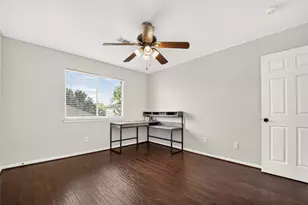 9710 Berkshire Trce, Pearland, TX 77584 - Photo 24
