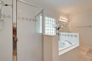 5917 Dolores St, Houston, TX 77057 - Photo 18