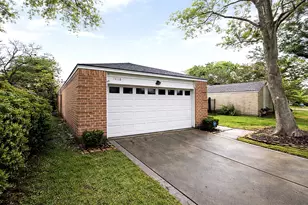 14118 Sandfield Dr, Houston, TX 77077 - Photo 2