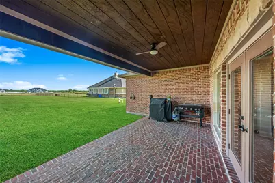 135 Wellspring Boulevard, Victoria, TX 77904 - Photo 10